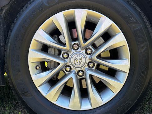 Used 2017 Lexus GX 460 image 19