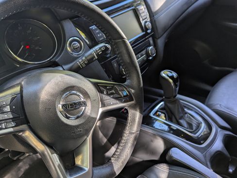 Used 2019 Nissan Rogue SL AWD/4WD image 25