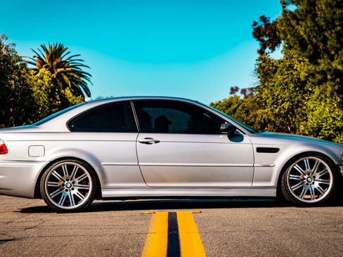 Used 2004 BMW M3 Coupe RWD image 2