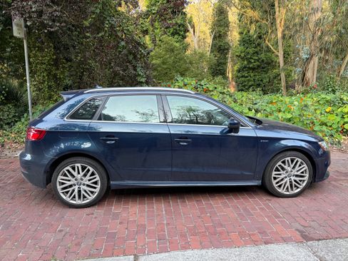 Used 2018 Audi A3 e-tron Premium Plus w/ Technology Package FWD image 1