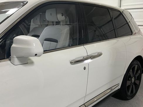 Used 2022 Rolls-Royce Cullinan w/ Cullinan Package image 5