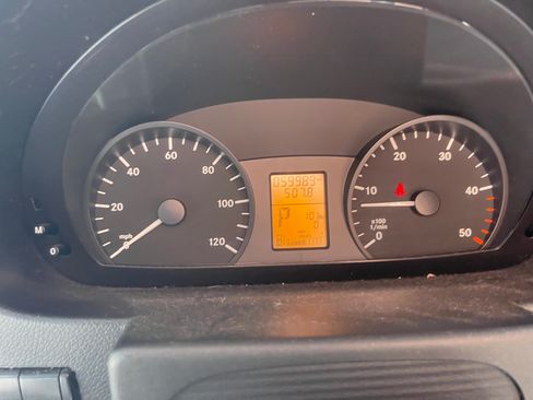 Used 2011 Mercedes-Benz Sprinter 2500 image 9