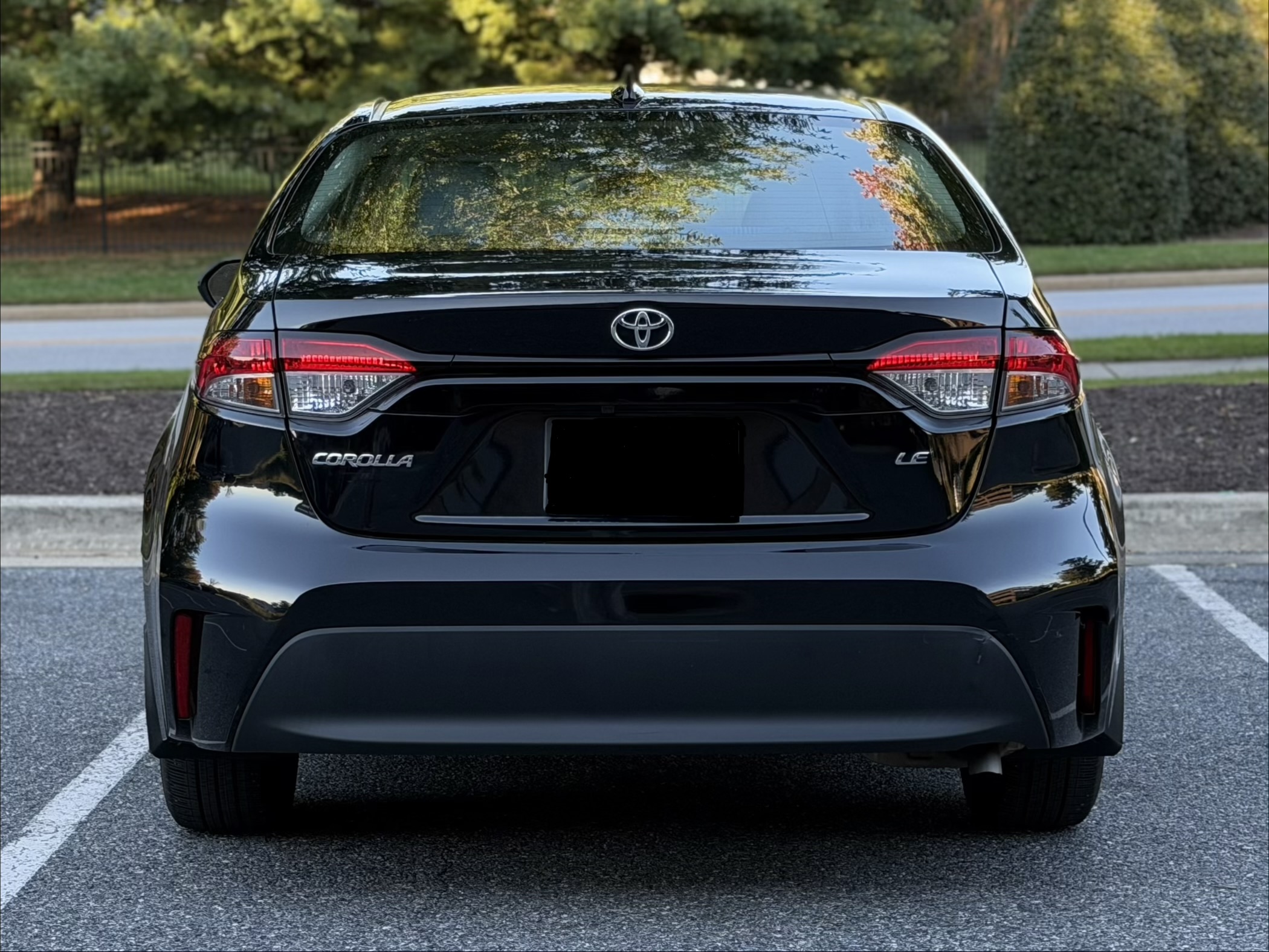 Used 2023 Toyota Corolla LE w/ Carpet Mat Package (TMS) FWD image 5