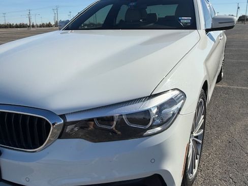 Used 2019 BMW 530i w/ Convenience Package image 6