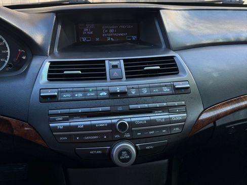 Used 2011 Honda Accord EX-L image 8