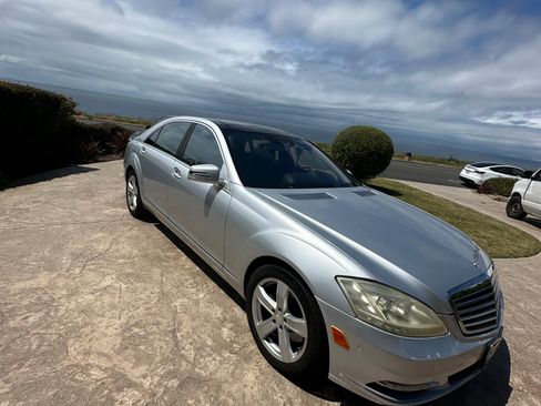 Used 2010 Mercedes-Benz S 550 4MATIC image 2
