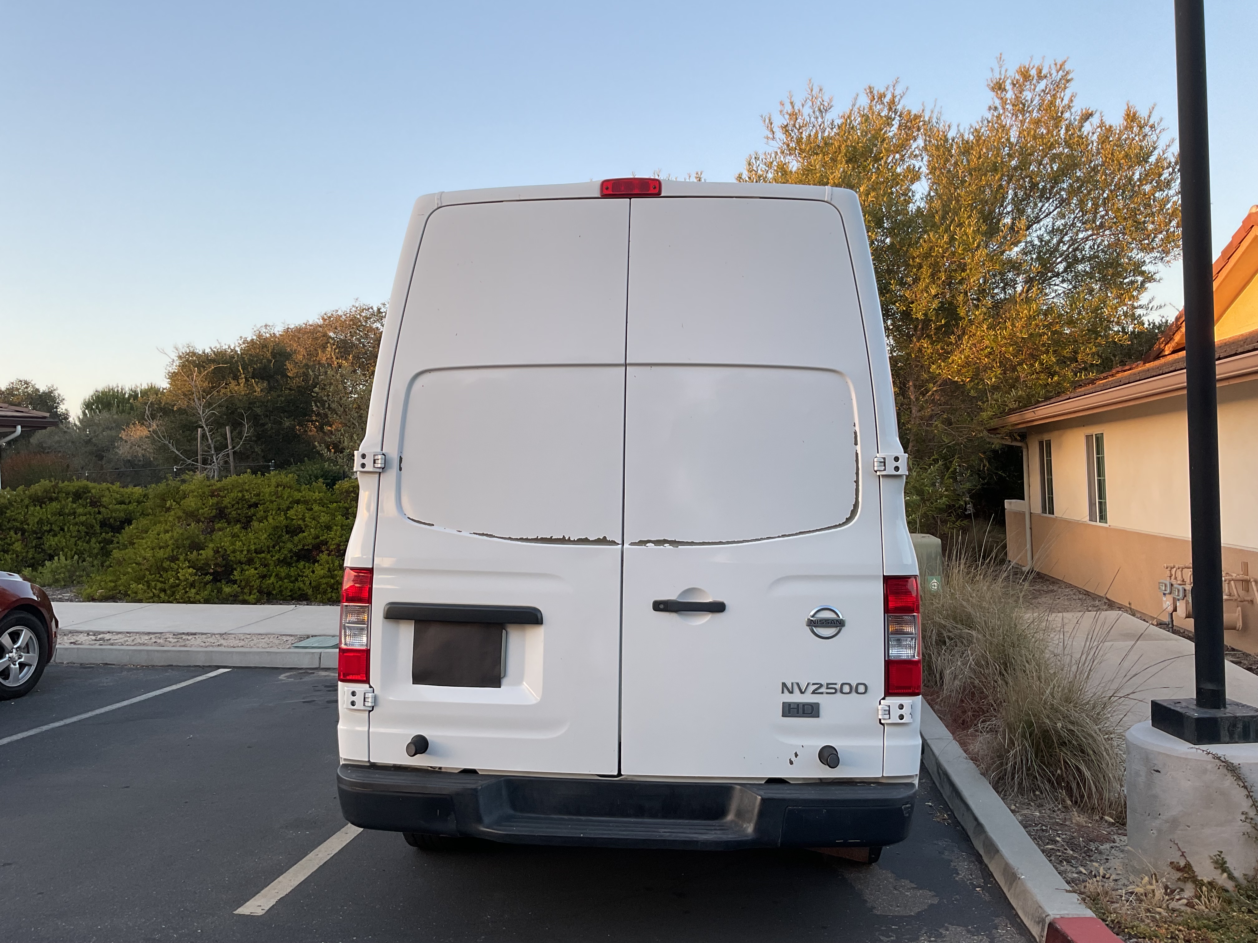 Used 2012 Nissan NV 2500 S w/ Side Curtain Airbag Pkg RWD image 4