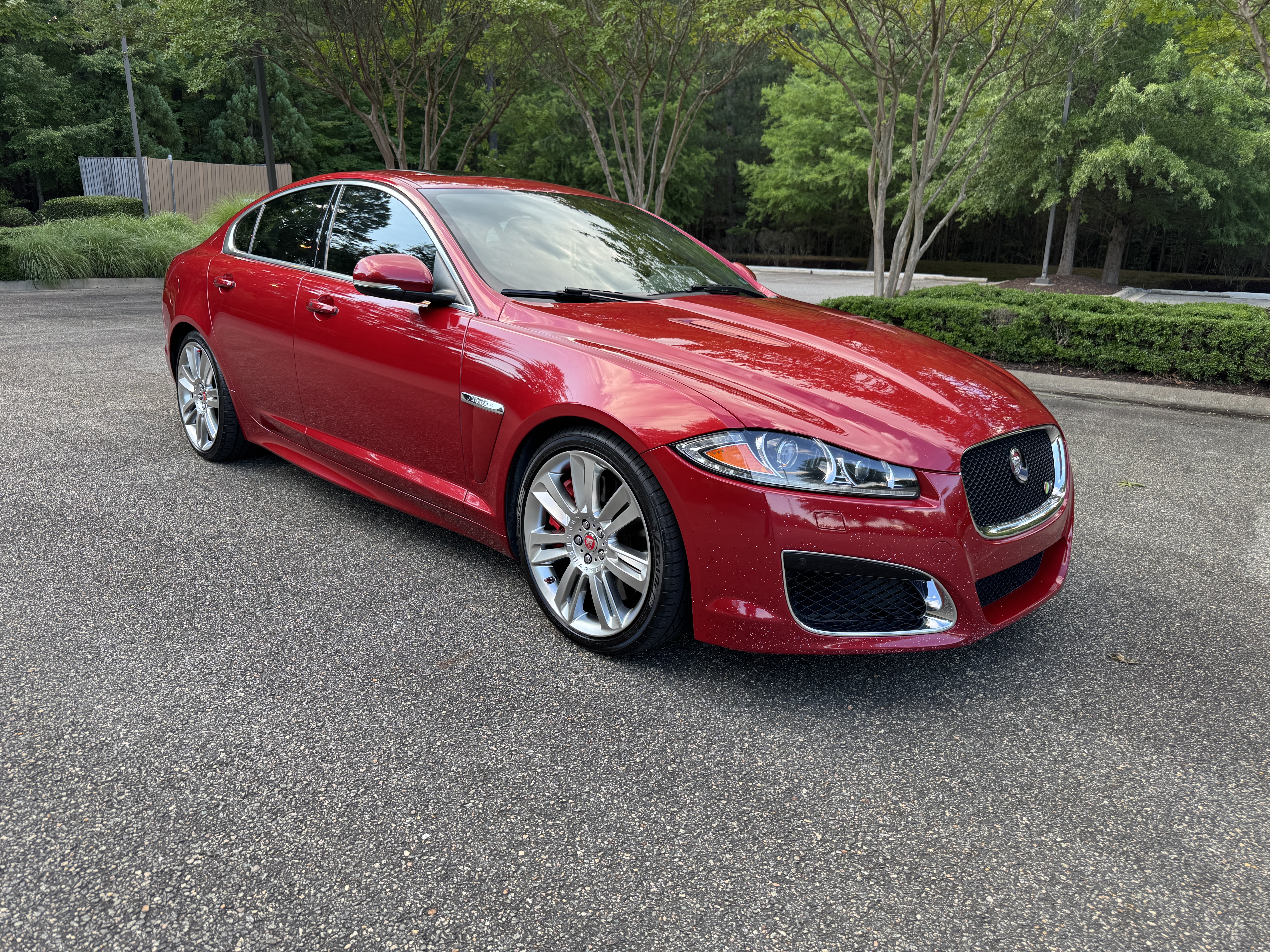 Used 2015 Jaguar XF R RWD image 2