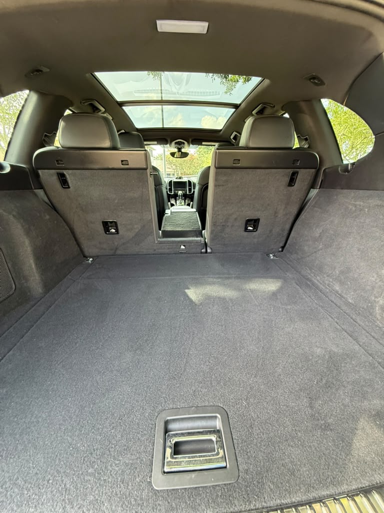 Used 2014 Porsche Cayenne Diesel Platinum Edition AWD/4WD image 31