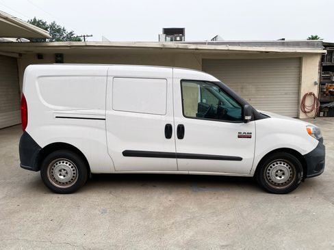Used 2016 RAM ProMaster City Tradesman image 4