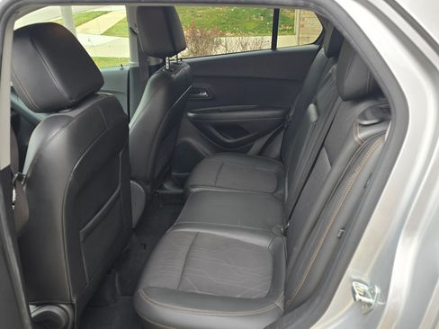 Used 2019 Chevrolet Trax LT w/ LT Convenience Package image 6