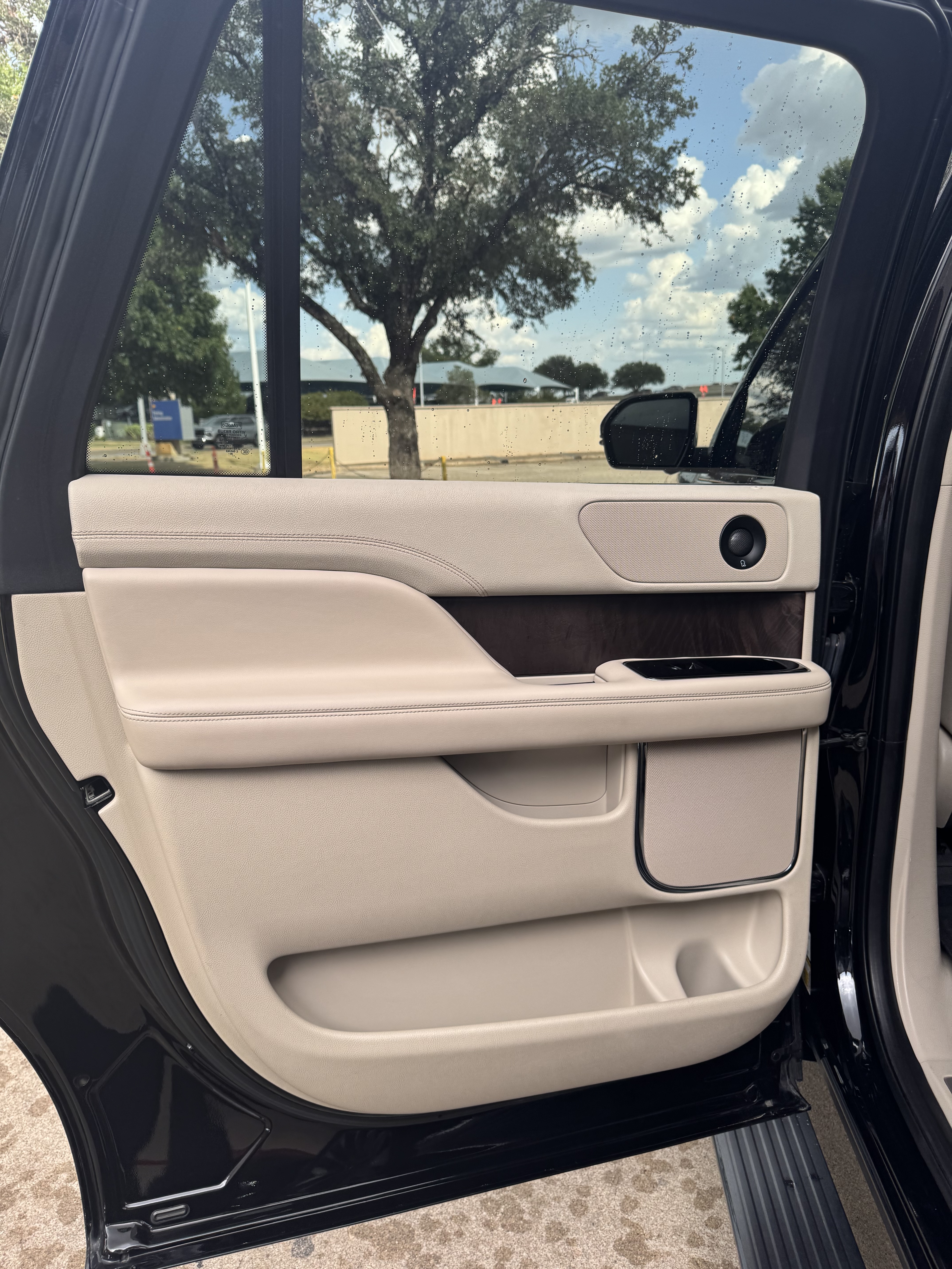 Used 2021 Lincoln Navigator L Reserve RWD image 18