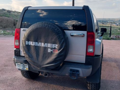 Used 2006 HUMMER H3 image 2