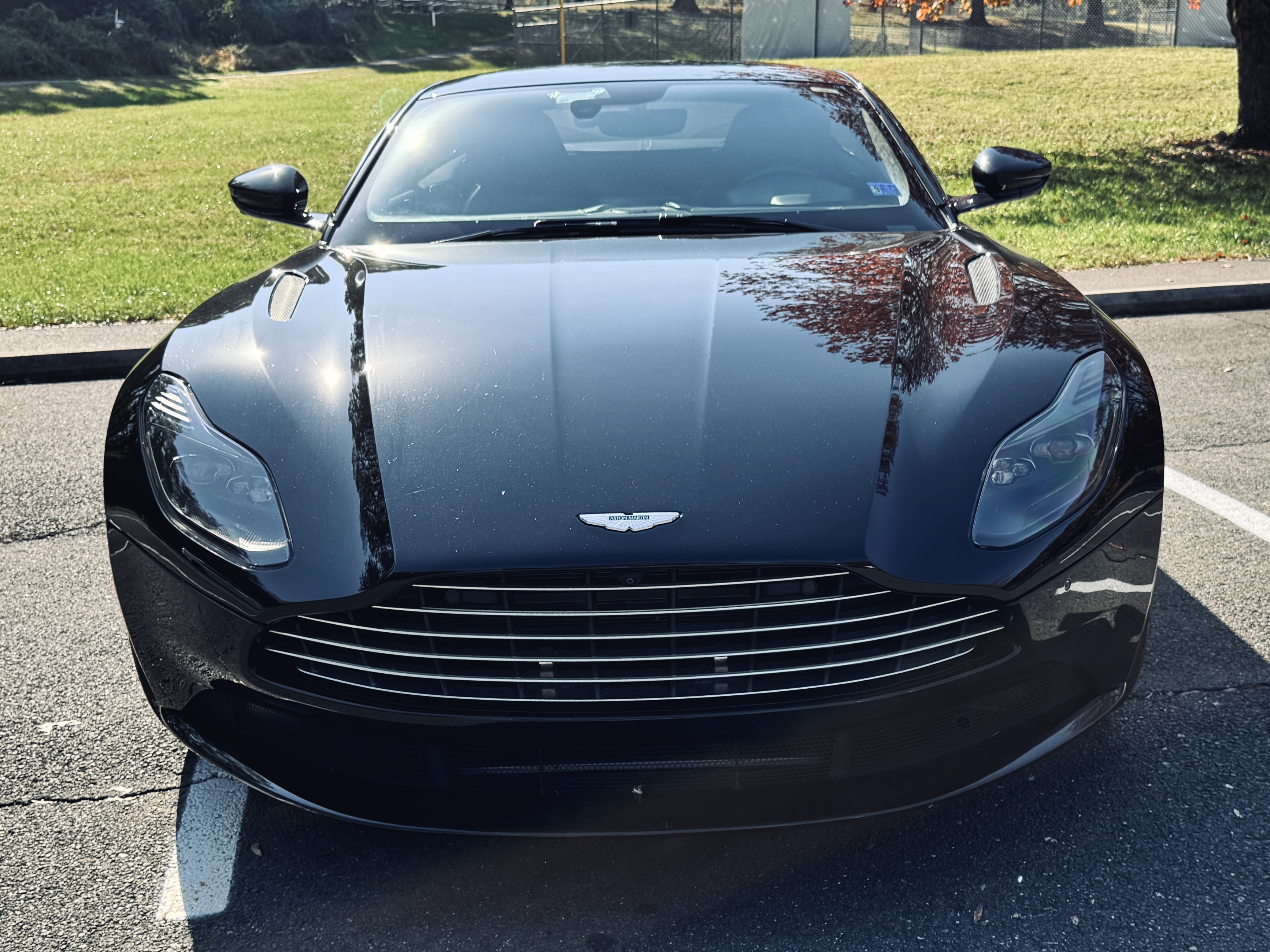 Used 2018 Aston Martin DB11 Coupe RWD image 18