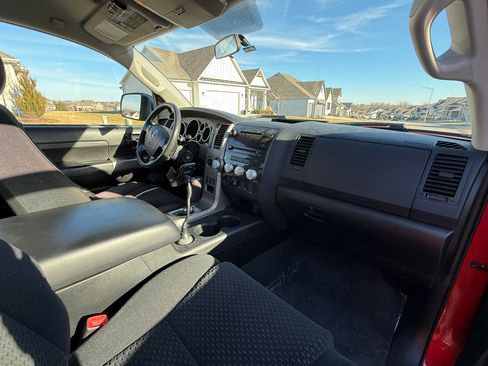 Used 2012 Toyota Tundra 4x4 Regular Cab w/ TRD Off-Road Pkg image 8