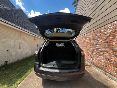 Used 2013 Chevrolet Traverse LT FWD image 14