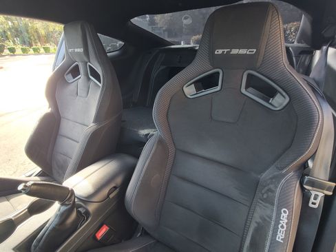 Used 2018 Ford Mustang Shelby GT350 w/ Electronics Package image 24