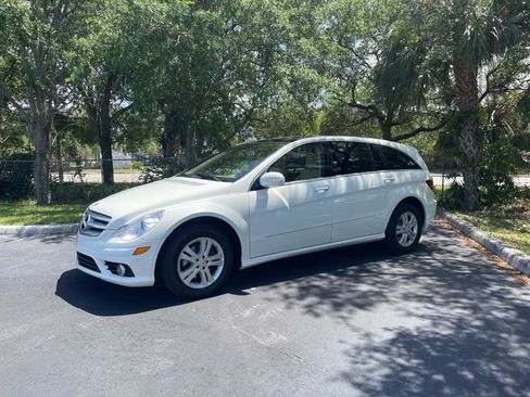 Used 2008 Mercedes-Benz R 350 4MATIC image 1