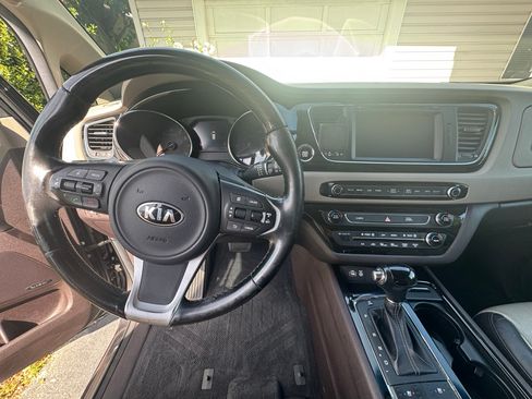 Used 2016 Kia Sedona SX Limited FWD image 4
