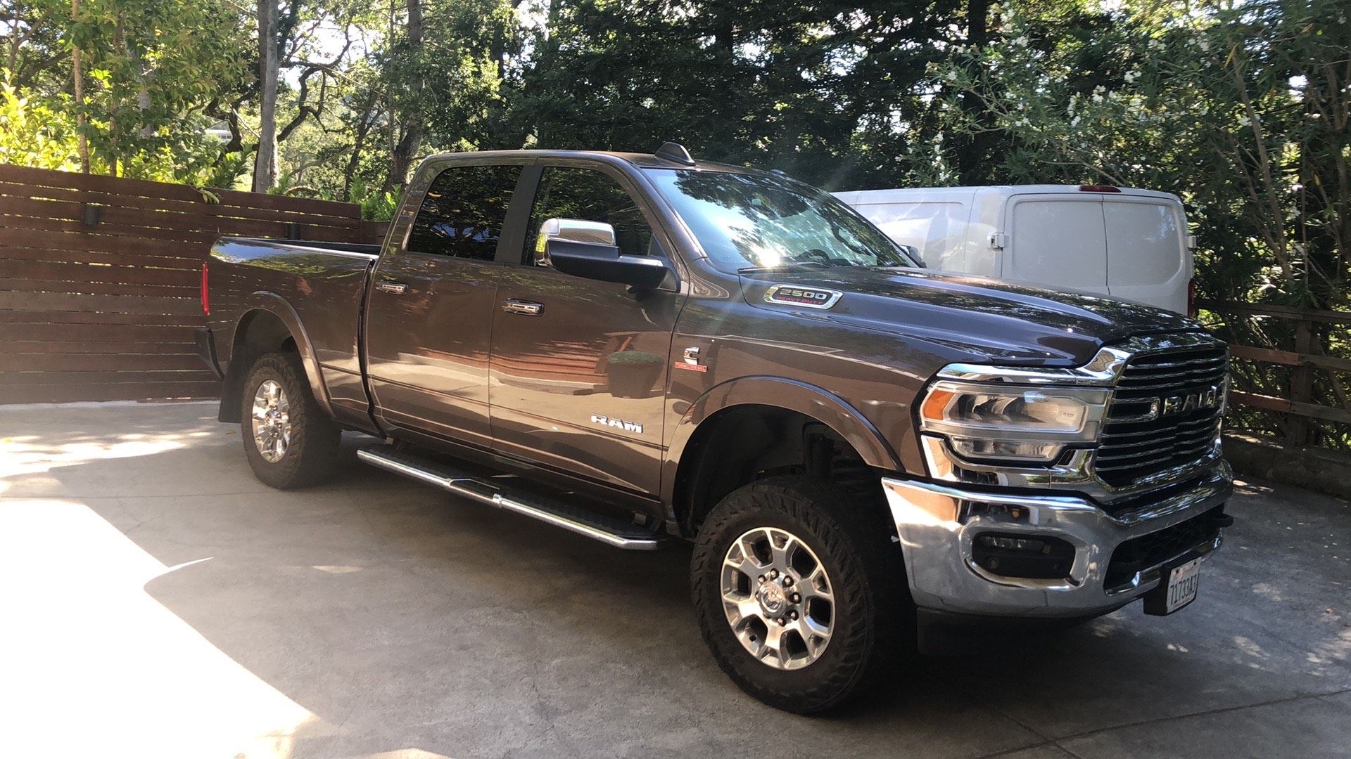 Used 2020 RAM 2500 Laramie AWD/4WD image 1
