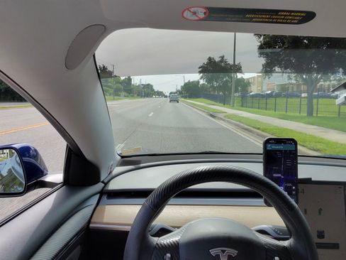 Used 2022 Tesla Model 3 Standard Range image 6