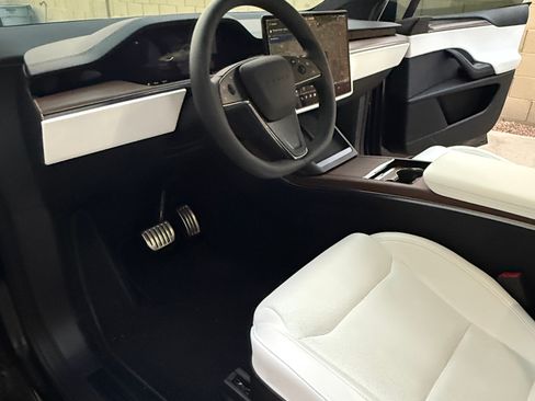 Used 2026 Tesla Model X image 13