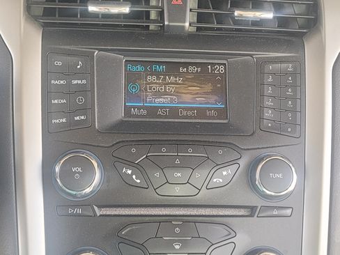 Used 2014 Ford Fusion SE w/ Equipment Group 202A image 5