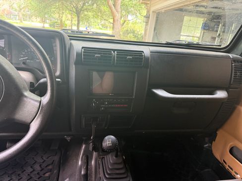 Used 1998 Jeep Wrangler SE AWD/4WD image 6