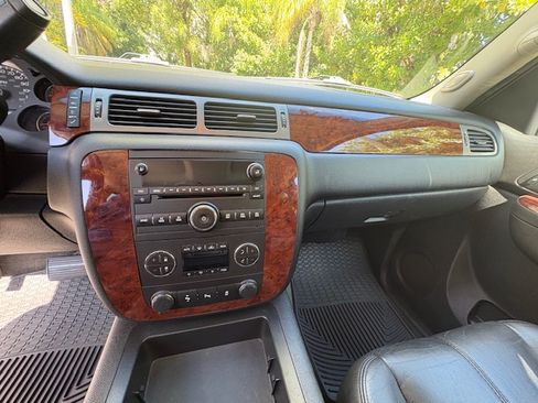 Used 2013 Chevrolet Tahoe LT image 25