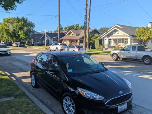 Used 2017 Ford Focus SE image 12