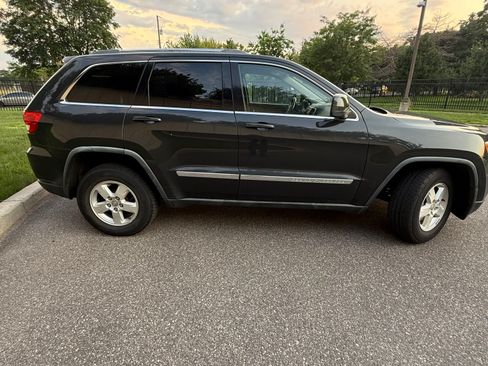 Used 2011 Jeep Grand Cherokee Laredo AWD/4WD image 32