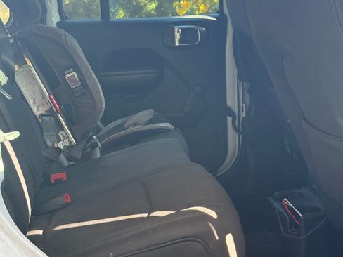 Used 2018 Jeep Wrangler Unlimited Sport image 6