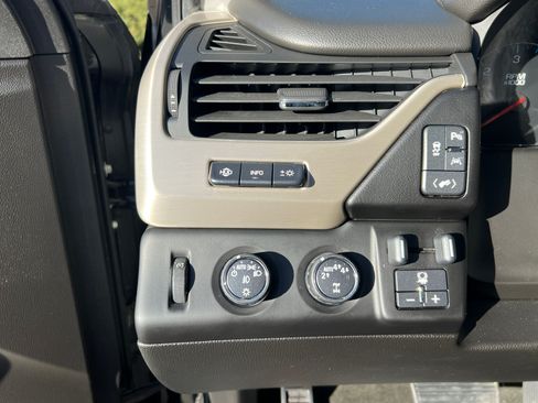 Used 2017 GMC Yukon Denali w/ Open Road Package image 12