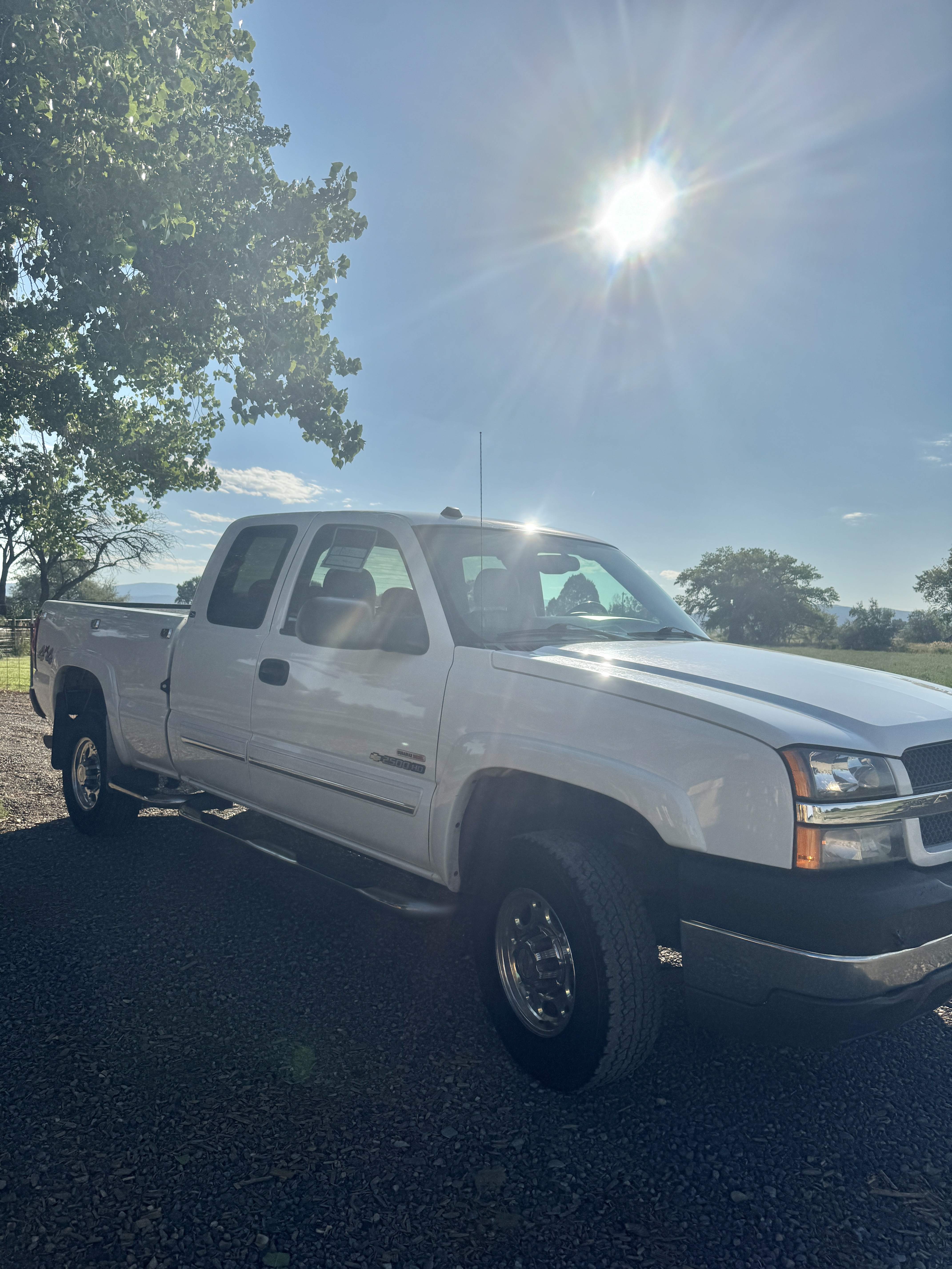 Used 2004 Chevrolet Silverado 2500 LS w/ Skid Plate Package AWD/4WD image 5