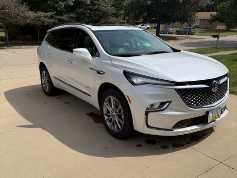 Used 2023 Buick Enclave Avenir FWD image 10