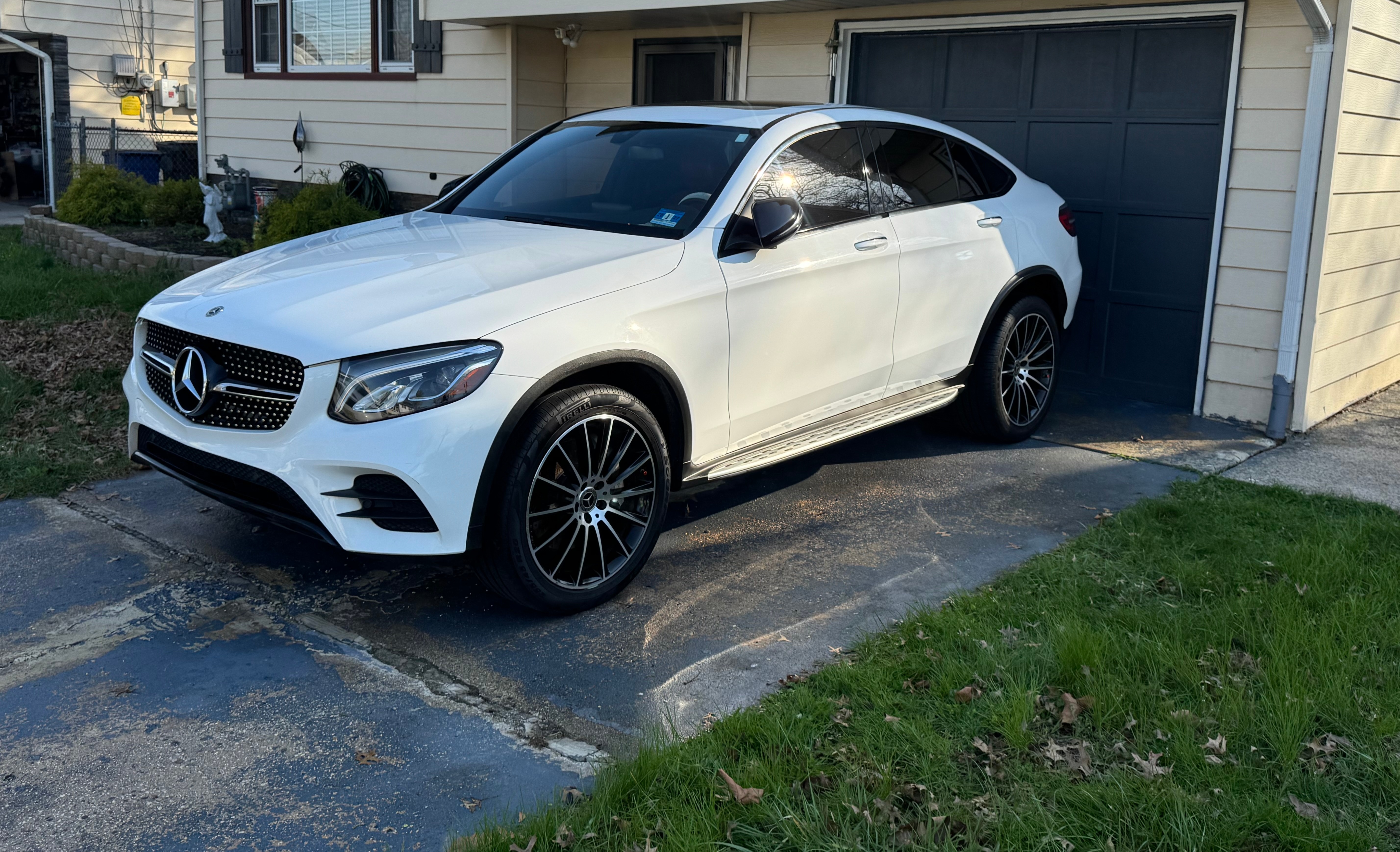 Used 2018 Mercedes-Benz GLC 300 4MATIC Coupe image 2