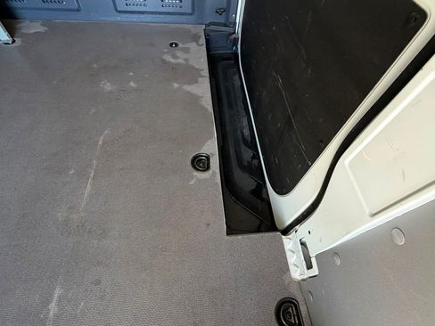 Used 2025 Mercedes-Benz Sprinter 2500 image 5