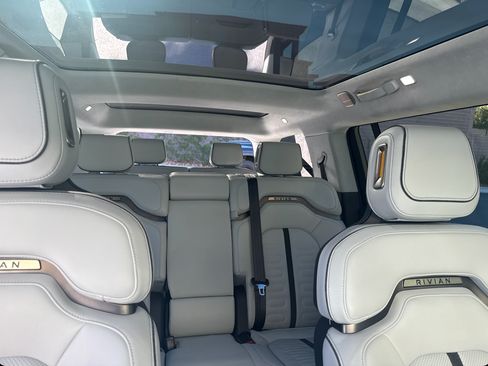 Used 2023 Rivian R1S Adventure image 6