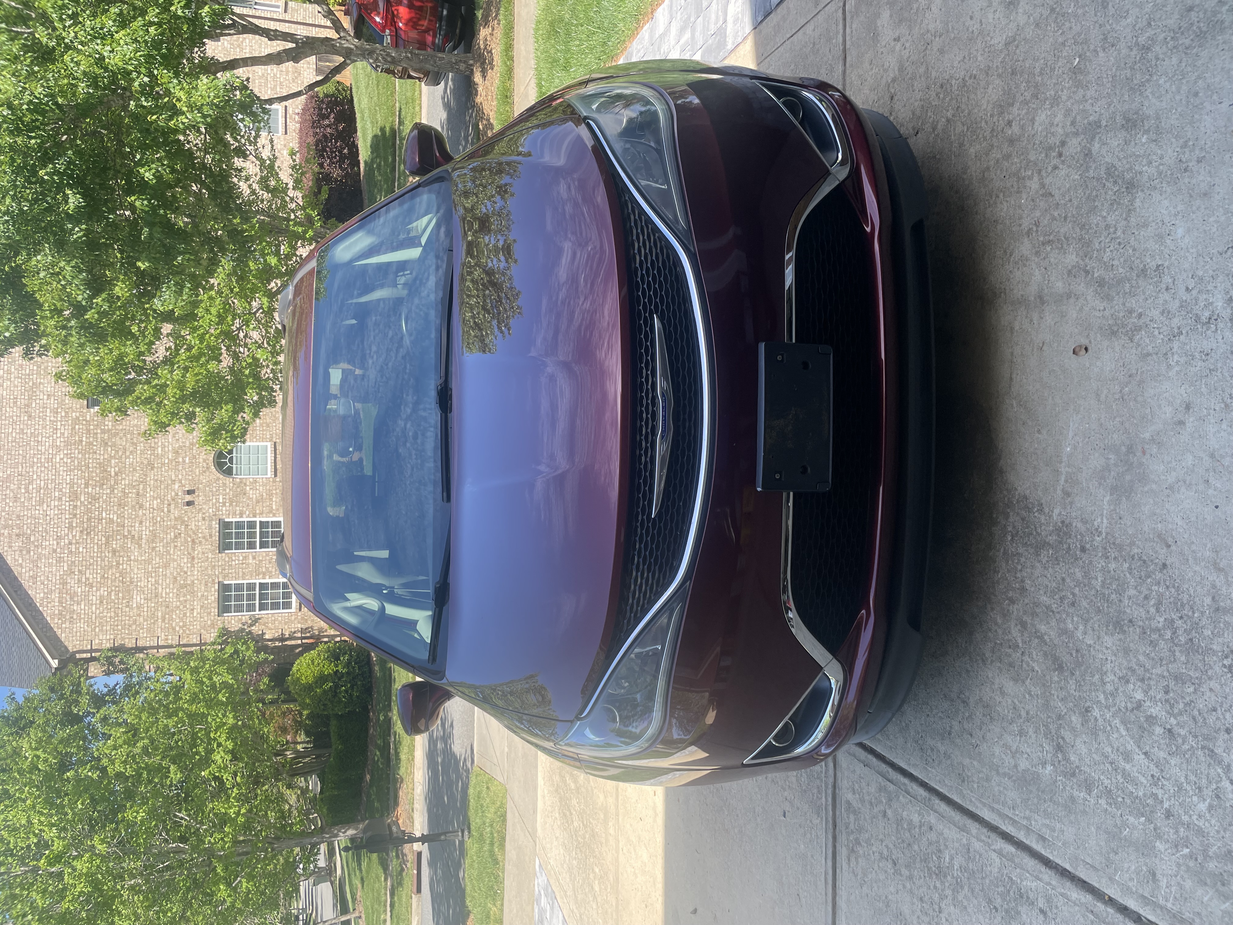 Used 2020 Chrysler Pacifica Touring-L FWD image 1