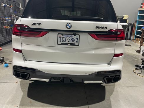 Used 2021 BMW X7 xDrive40i w/ M Sport Package AWD/4WD image 4
