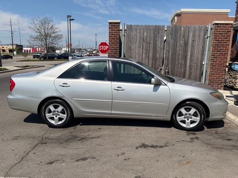 Used 2004 Toyota Camry SE image 1