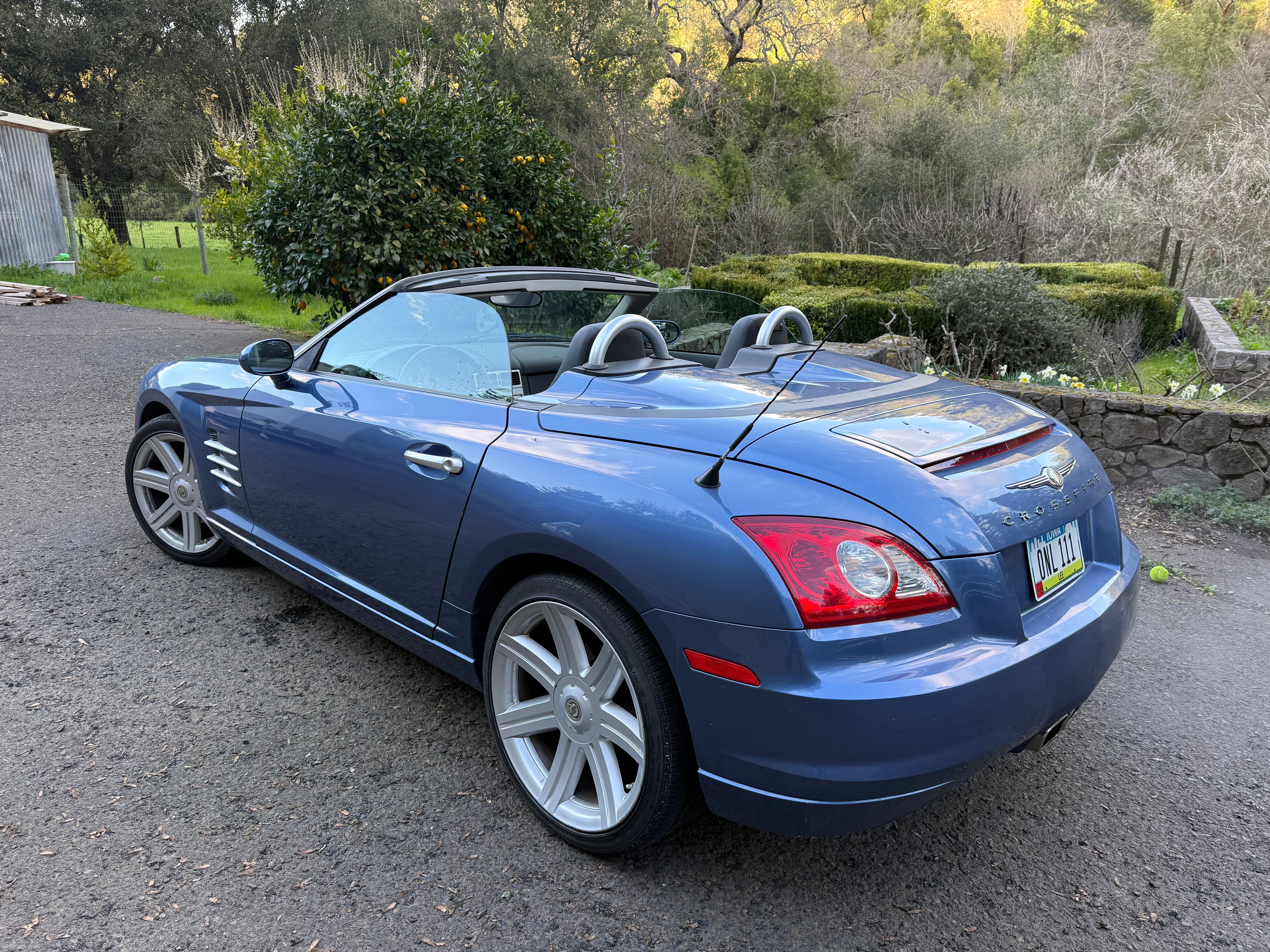 Used 2005 Chrysler Crossfire Limited RWD image 2