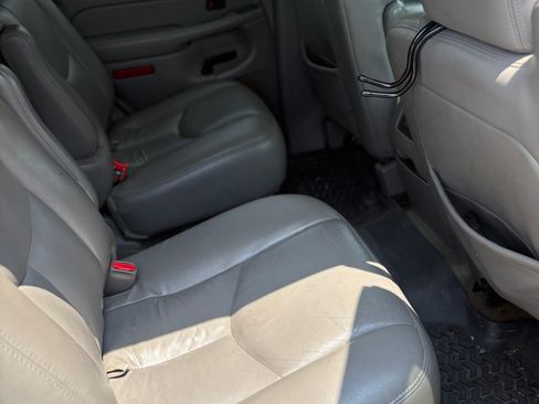 Used 2005 Chevrolet Tahoe LT w/ LT Preferred Equipment Group AWD/4WD image 8