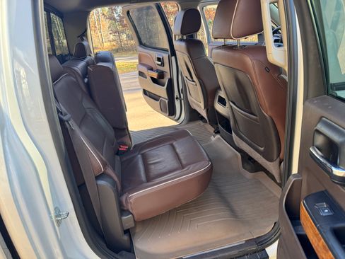Used 2014 Chevrolet Silverado 1500 High Country image 13