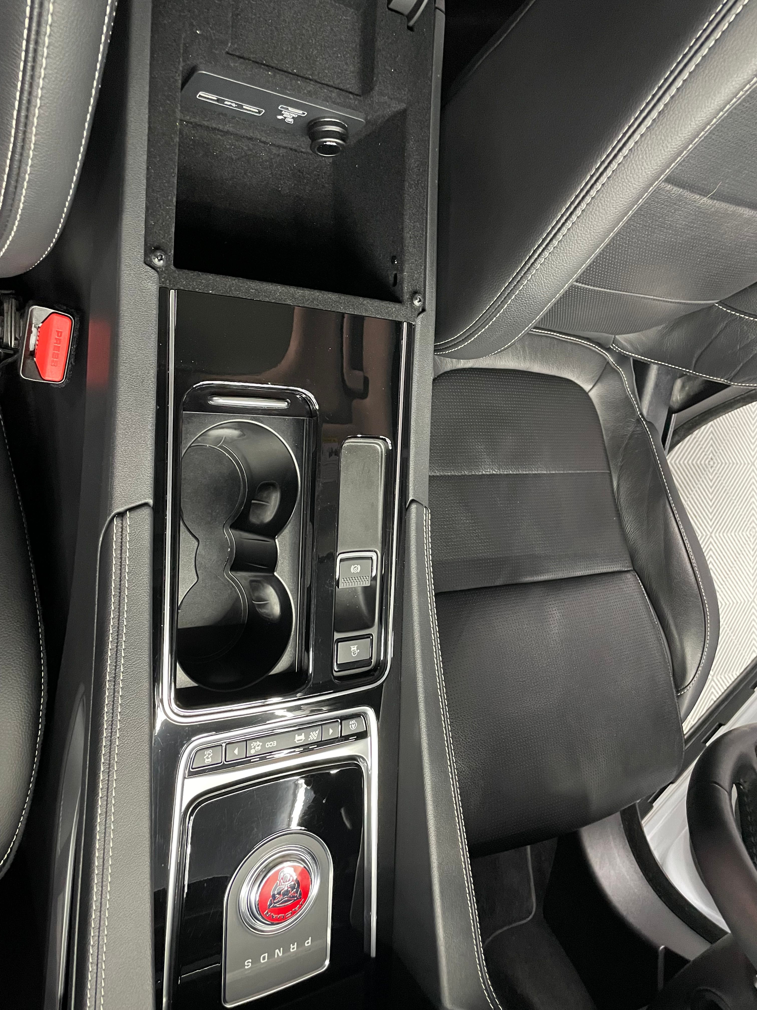 Used 2019 Jaguar F-PACE S AWD/4WD image 16