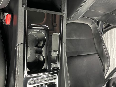 Used 2019 Jaguar F-PACE S image 16