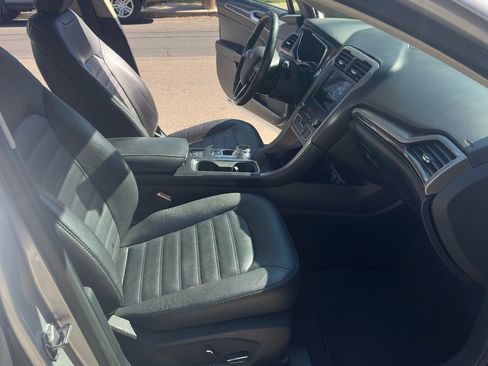 Used 2017 Ford Fusion Energi SE image 14