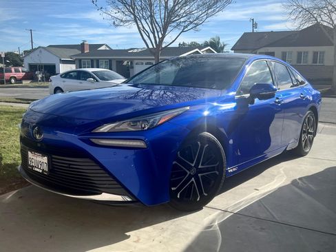 Used 2021 Toyota Mirai image 1