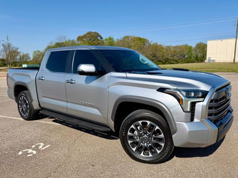 Used 2024 Toyota Tundra Limited image 1