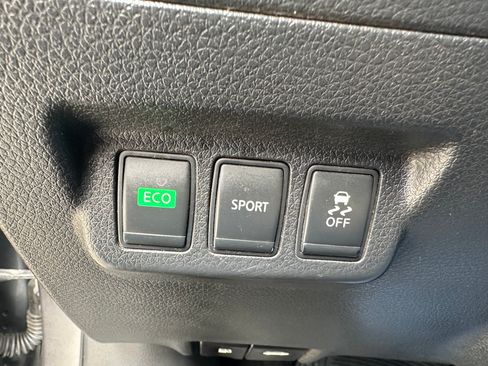 Used 2016 Nissan Sentra S image 11